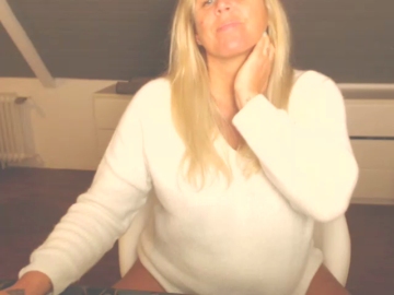 KimMitch 12-12-2021 Topless 